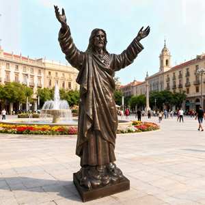 Изготовленная на заказ уличная религиозная статуя Иисуса Христа в натуральную величину из бронзы с возможностью выбора цвета - Product Image 1