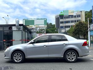 Volkswagen Bora 1.4TSI DSG berline sportive 2011, 131 ch, 220 Nm, kit carrosserie Sportline, ESP, HHC, grade A, export - Product Image 5