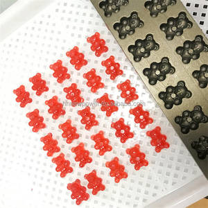Ligne de production de dépôt de bonbons gommeux entièrement automatique Remplissage de confiture de vitamines Ours en gelée molle Machine avec moule personnalisé - Product Image 1