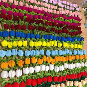 Venta al por mayor de limpiadores de pipas, tulipanes terminados, varilla trenzada hecha a mano, tulipán, decoración de paisaje para el hogar, suministros para floristería - Product Image 1