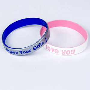 Bracelet promotionnel JInwei personnalisé bicolore en silicone double face, étanche, 2 couches, noir, pour événements religieux, avec logo sérigraphié - Product Image 2