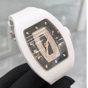 Montre pour homme élégante avec logo OEM, en céramique blanche, sertie de diamants moissanite et de cristaux de saphir - Product Image 2
