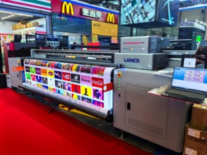 <span class=keywords><strong>Precio</strong></span> <span class=keywords><strong>de</strong></span> Fábrica Impresora UV Híbrida <span class=keywords><strong>de</strong></span> 3.2m con 2/3/4/8 Cabezales, Impresión Plana y en Rollo <span class=keywords><strong>para</strong></span> Papel Tapiz, Pintura al Óleo, Alfombras, Azulejos <span class=keywords><strong>de</strong></span> Cerámica - Product Image 3