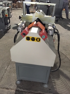 เครื่องตัดเลื่อยตัดรูปประตูหน้าต่างพีวีซี <span class=keywords><strong>upvc</strong></span> - Product Image 6