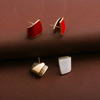 Pendientes de botón geométricos minimalistas de esmalte al por mayor para mujer, aretes retro chapados en oro grueso con esmalte rojo y blanco, regalo de joyería