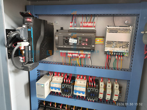 Machine de découpe CNC PLC intelligente à double tête de haute précision pour la fabrication de fenêtres et portes en aluminium PVC/UPVC à vendre - Product Image 3