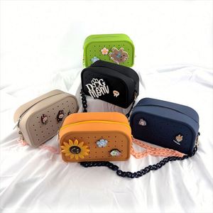 Sacs à bandoulière de maquillage portables à grande capacité, à la mode, en silicone, résistants à l'eau, avec fermeture éclair, poignée souple, pour hommes et femmes - Product Image 3