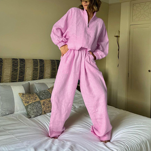 <span class=keywords><strong>Completo</strong></span> da <span class=keywords><strong>donna</strong></span> in cotone e <span class=keywords><strong>lino</strong></span> con top corto con zip e pantaloni a vita alta elasticizzati, stile streetwear, Collezione Primavera 2026 - Product Image 1