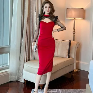 ZYHT 10538 Ladies Temperament Hollow Out Lace Patchwork Knee Length Sexy Dress Black Red Sheath Wrap Hip One-Piece Dress
