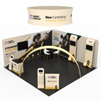 Stand d'exposition personnalisé avec bannière suspendue circulaire et présentoir en arche pour lancement de produits
