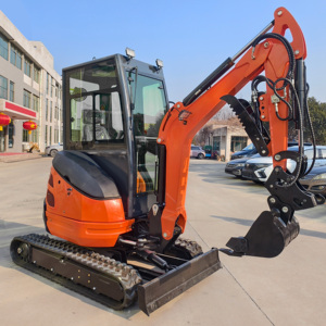 Mini-excavatrice sur chenilles N 20 équipée d'un système d'inclinaison et de rotation à 360° °   Mini-excavatrice rotative sans queue de 2 tonnes avec chenilles en caoutchouc. - Product Image 5