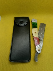 Rasoir droit à lame unique fait à la main en damas avec manche en bois d'os en laiton pour le rasage du visage et des aisselles de barbier - Product Image 4