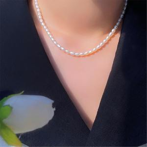 Collier en perles d'eau douce de style rétro français, élégant, décontracté, pour les vacances, luxueux, léger, collier clavicule - Product Image 1