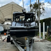 Bateau de pêche en alliage d'aluminium ZM OG-Y233, coque en plastique renforcé de fibre de verre, homologué pour la navigation en haute mer, compatible essence/gazole