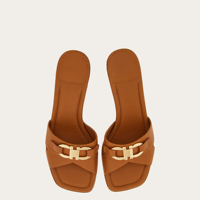 Logo personnalisé nouvelle mode haut de gamme en cuir de qualité supérieure avec boucle en métal décoration design dames mi talon femme mules chaussures