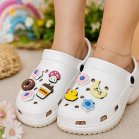 Ensemble de breloques pour chaussures en PVC mignonnes, décorations Kawaii (fleur, donut, café, canard, champignon) pour sandales à enfiler, personnalisables DIY, Marque HS, Unisexe