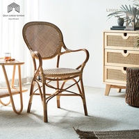 Fauteuil simple en rotin naturel chinois, design moderne et épuré, pour restaurant, salle à manger décontractée, maison d'hôtes, avec accoudoirs et dossier
