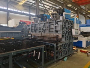 مركز ثني <span class=keywords><strong>Cnc</strong></span> ، آلة ثني الألواح المعدنية من المصنع - Product Image 2