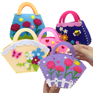 ชุดงานฝีมือขนสัตว์สำหรับเด็ก-DIY กระเป๋าถือและกระเป๋าผ้าสักหลาดเย็บของเล่นเพื่อการศึกษาสำหรับเด็กอายุ 4-6 ปีของขวัญ SHJ - Product Image 1