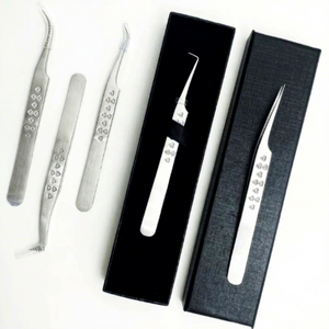 Pinzas de Alta Calidad para Extensión de Pestañas, Acero Inoxidable, Logotipo Personalizado, Diseño de Corazón, Acabado Plateado, Empaque en Caja Negra - Product Image 3