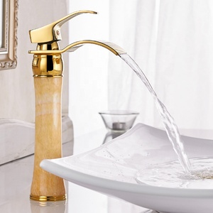 Robinet <span class=keywords><strong>de</strong></span> lavabo <span class=keywords><strong>de</strong></span> <span class=keywords><strong>salle</strong></span> <span class=keywords><strong>de</strong></span> <span class=keywords><strong>bain</strong></span> en cascade en laiton <span class=keywords><strong>doré</strong></span> <span class=keywords><strong>de</strong></span> luxe fantaisie, robinet <span class=keywords><strong>de</strong></span> lavabo en marbre monté sur le pont MF1133 - Product Image 1
