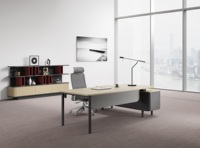 Bureau de direction moderne JUOU, pieds en métal blanc, design en panneaux de bois, en forme de L, extensible, modulaire, pour usage domestique ou professionnel