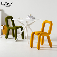 Chaise de salle à manger nordique, design moderne et contracté, créative, de forme spéciale, audacieuse