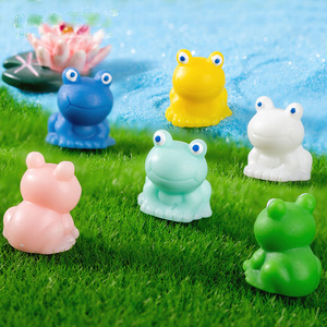 Mini figuras de animales de resina de dibujos animados superventas, muñeco de rana pequeña, Mini artesanías de resina para adorno de escritorio, decoración del hogar - Product Image 2