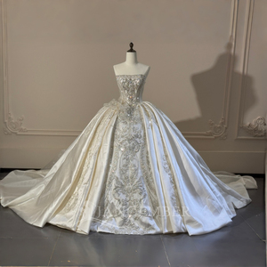 XS287 Vestido de Novia de Satén con Cuello Barco y Cristales, Estilo Imperio - Product Image 1