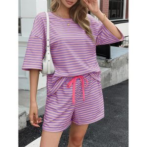 Conjunto de 2 Piezas a Rayas para Mujer Fisoew, Top Holgado de Manga 3/4, Pantalones Cortos de Cintura Alta, Conjunto Casual para Descansar, Tejido Transpirable - Product Image 2