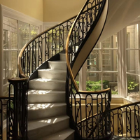 Escalier en colimaçon modulaire moderne blanc avec rampe en verre intérieure, en acier galvanisé durable et écologique pour villa, appartement, hôtel - Garantie 5 ans