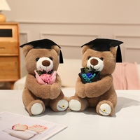 Vente en gros usine : Ours en peluche créatif avec toque de doctorat et fleur, cadeau idéal pour la remise des diplômes