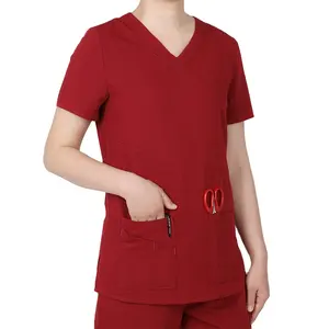 Plus Size Rode Custom Korte Mouw V-hals Scrub Uniformen Sets Verpleegkundige En Arts Dragen Ziekenhuis Medische Modieuze Top En broek