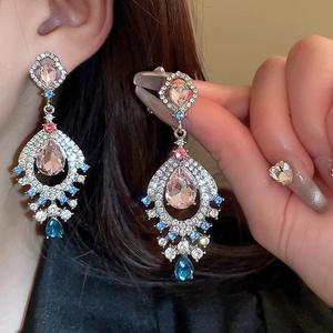 Pendientes de Perlas de Imitación Vintage para Mujer, Aleación de Zinc, Chapado en Oro de 14K, Alta Calidad, Personalizados, Moda Coreana, para Fiesta - Product Image 1