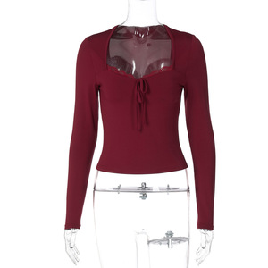 Haut court à manches longues pour femme avec dentelle - T-shirt ajusté à col en V et nœud sur le devant, tendance - Product Image 6