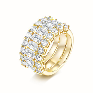 Anillo de eternidad de banda ancha de lujo en plata S925 con moissanita de corte mixto, regalo de joyería para damas para bodas y aniversarios. - Product Image 1