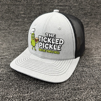 Casquette de camionneur style Richardson 112 personnalisable avec logo brodé sur maille structurée et fermeture snapback
