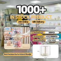 En stock figurines en peluche Pop suspendues boîte de présentation de jouets ronde avec crochets empilable boîte de rangement de poupée transparente à rotation automatique