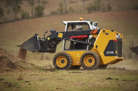 Minipala Gommata 375B ad Alte Prestazioni con Raggio di Sterzata Zero, Design Compatto per Lavori Urbani e Applicazioni Agricole
