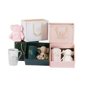 Juego de Tazas de Café de Porcelana QX 4 en 1 con Tapa, Cuchara y Caja de Regalo, Aptas para Microondas y Lavavajillas, Diseño Contemporáneo para Regalos - Product Image 1