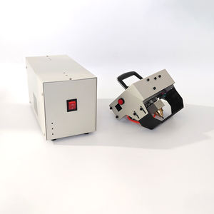 Machine <span class=keywords><strong>de</strong></span> marquage à poinçonner <span class=keywords><strong>de</strong></span> table pour numéros VIN, prix abordable, pour la marquage <span class=keywords><strong>de</strong></span> plaques et <span class=keywords><strong>de</strong></span> châssis <span class=keywords><strong>de</strong></span> voitures en métal - Product Image 6