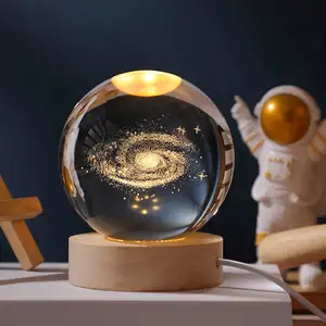 Kristal top kristal astronot gezegen küre 3D lazer kazınmış güneş sistemi topu dokunmatik anahtarı ile LED ışık baz astronomi hediye