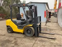 Chariot élévateur diesel Komatsu d'occasion FD30, manutentionnaire de marchandises, chariot élévateur Komatsu d'occasion de 3 tonnes à vendre