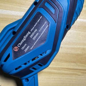 <span class=keywords><strong>Scie</strong></span> alternative électrique portable haute puissance 21V <span class=keywords><strong>Scie</strong></span> <span class=keywords><strong>sabre</strong></span> sans fil de qualité pour bricolage Scies à bois Machine à découper les métaux Batterie rechargeable - Product Image 6