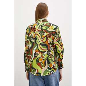 Chemise en satin à motifs marbrés verte, chemisier décontracté boutonné pour femme, imprimé floral, à porter au quotidien - Product Image 3