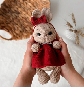 Superventas <span class=keywords><strong>Amigurumi</strong></span> vestido rojo suave bebé conejito juguetes etiqueta personalizada mano ganchillo niños sonajero y <span class=keywords><strong>mordedor</strong></span> - Product Image 2