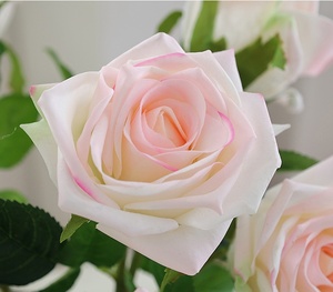 S1065 Ramo de Flores Artificiales Multicolores al por Mayor, <span class=keywords><strong>Rosas</strong></span> Rojas y <span class=keywords><strong>Amarillas</strong></span> para Decoración de Oficina, Hogar, Bodas, Fiestas, Día de la Madre - Product Image 3