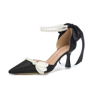 รองเท้าส้นสูงแบบใหม่ประดับมุก สายโซ่ ปลายแหลม สีขาว สำหรับงานแต่งงาน ส้นเข็ม รองเท้าแบบสวมสำหรับผู้หญิง - Product Image 2