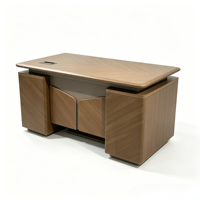 Bureau de direction moderne de luxe, grand bureau en bois pour dirigeant, bureau de gestionnaire pour mobilier de bureau administratif, design de salle de PDG