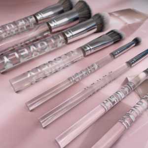 Ensemble de 8 pinceaux de maquillage transparents à poignée scintillante en plastique, poils synthétiques, kit de pinceaux pour le visage et le fond de teint - Product Image 1